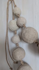 Декоративне намисто для стін